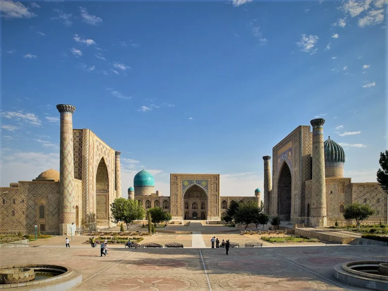 Arsitektur madrasah di Registan, Samarkand, Uzbekistan